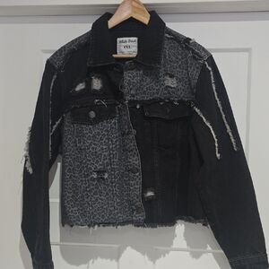 white birch Black & Gray Leopard-Print Distressed Denim Jacket